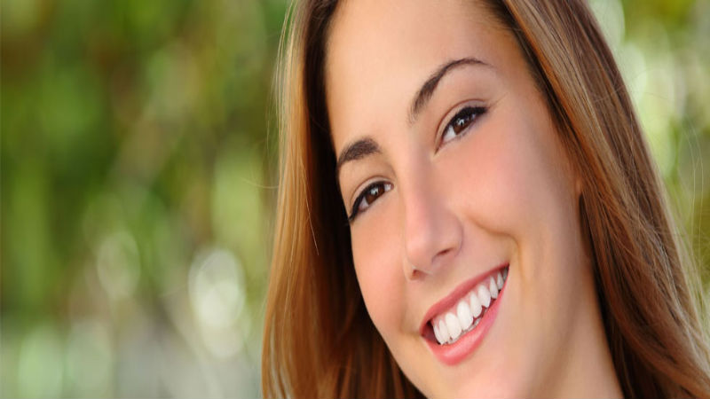 Porcelain veneers can be very natural and beautiful looking